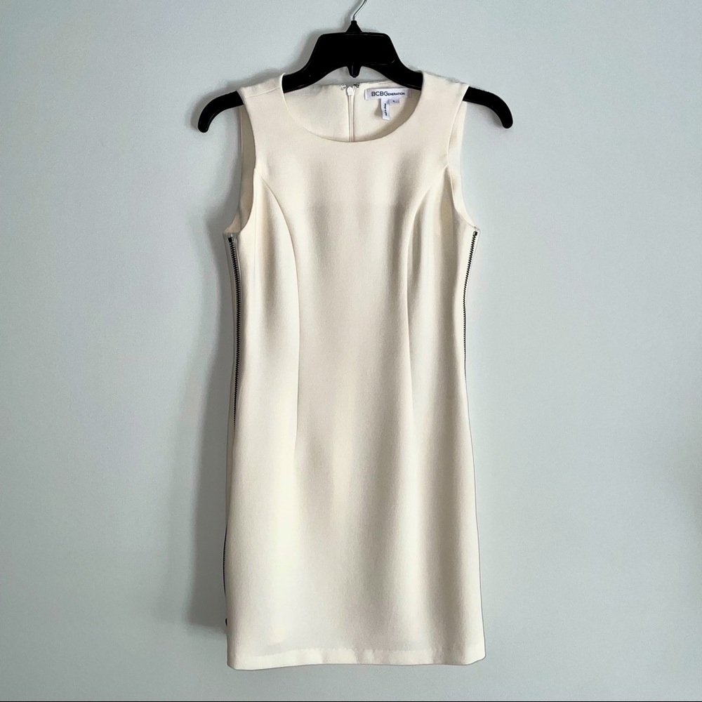 BGBGeneration Short Cocktail Dress w/Zipper Details Cream Off-White - Size 0